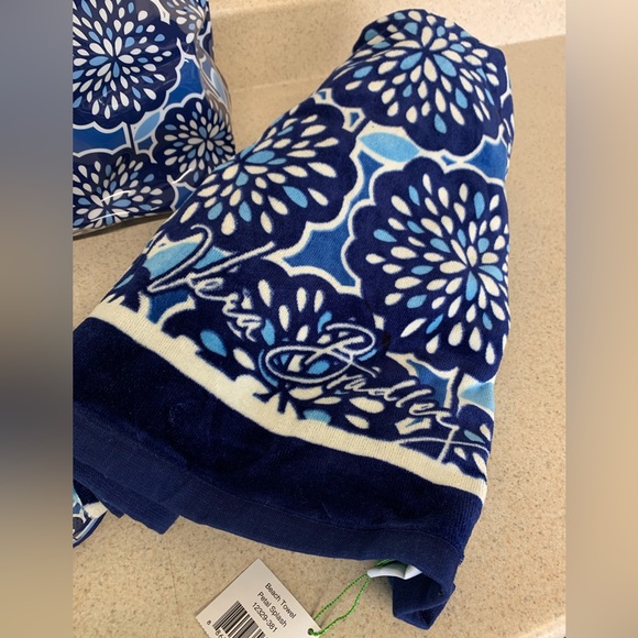 NWT Vera Bradley Petal Splash Tote, Beach Towel & Flip Flops Bundle - Picture 4 of 8